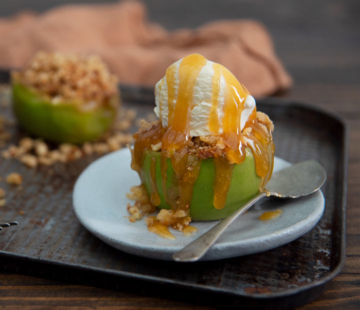 Baked Apples with Cinnamon Crumb Topping