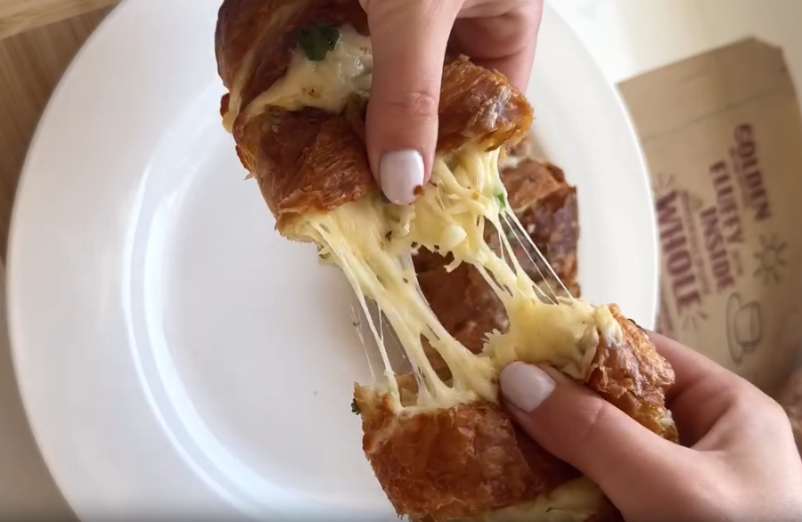 Cheesy Garlic Bread Croissants
